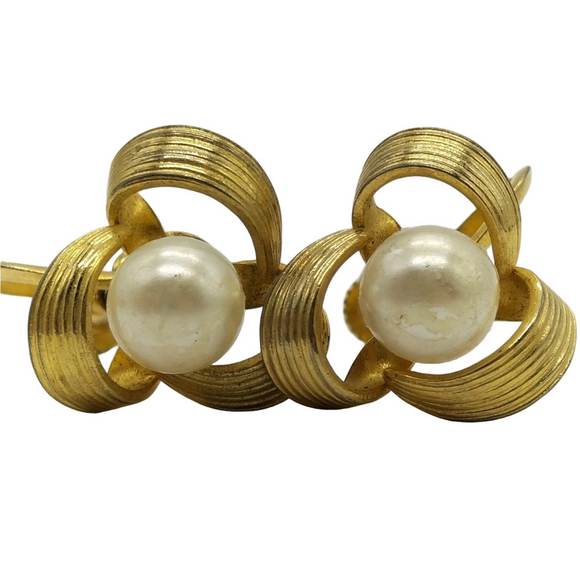 Vintage Clip On Earrings - Picture 1 of 2